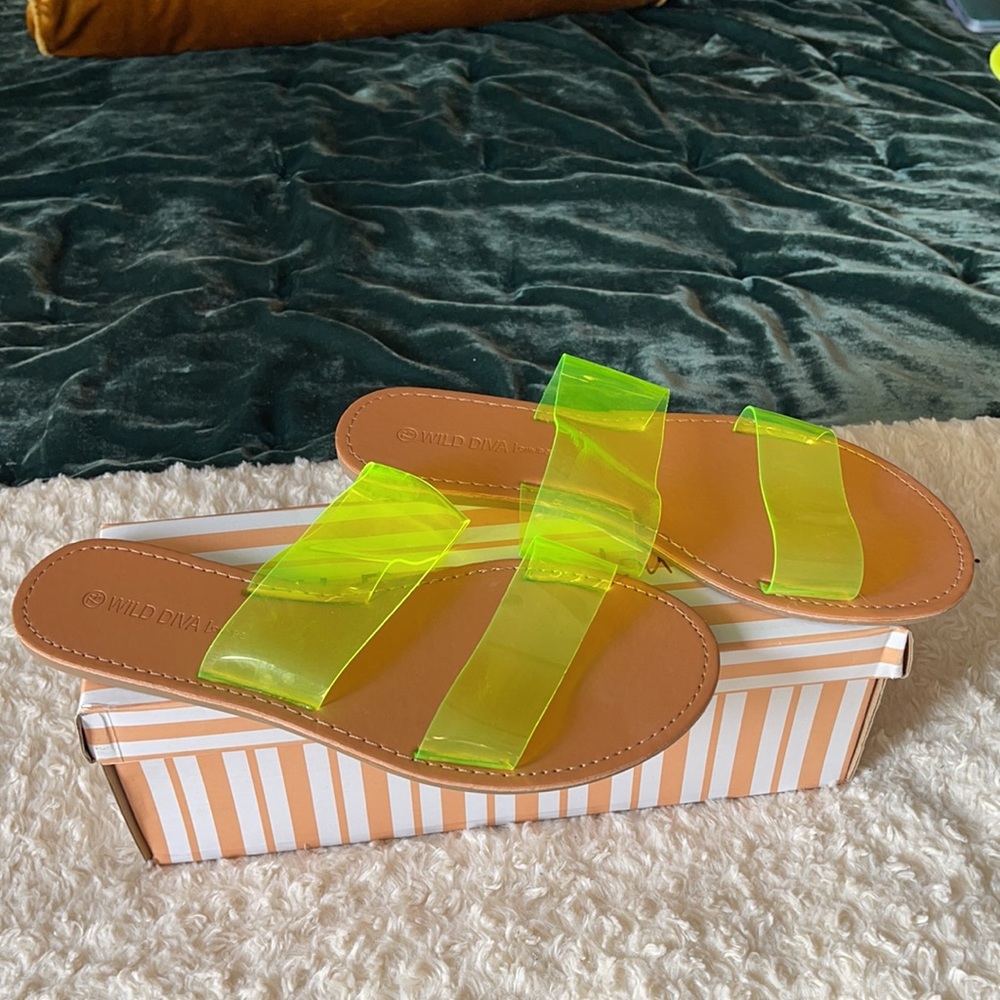 Flats - Picture 2 of 2